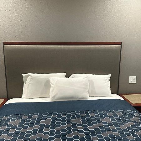 Royal Motel Tracy Dış mekan fotoğraf