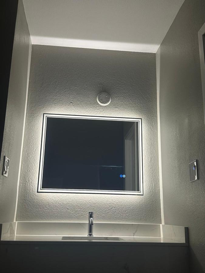 Royal Motel Tracy Dış mekan fotoğraf